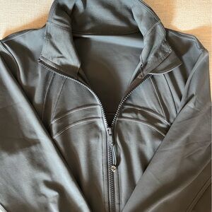 NWOT Lululemon Define Crop Nulu